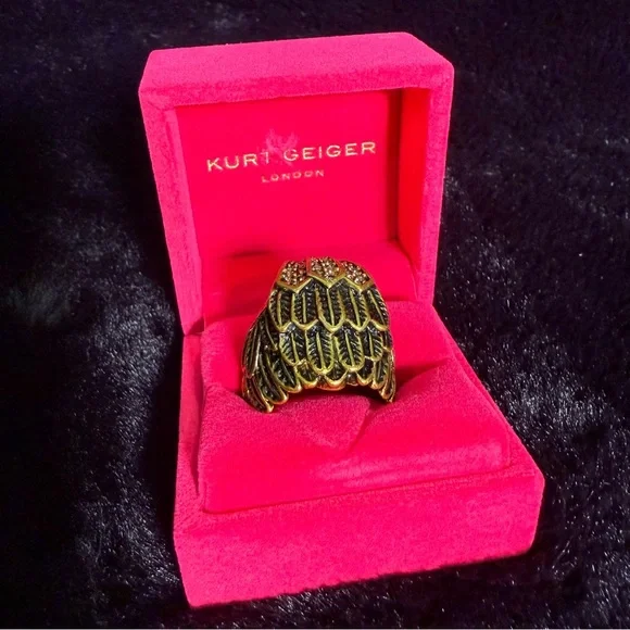 🦅✨ Kurt Geiger Gold Eagle Head Crystal XL Ring - Picture 10 of 11
